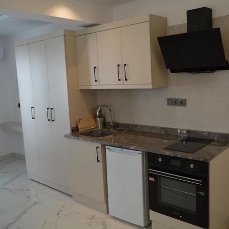 Leonis Hotel Каш Екстериор снимка