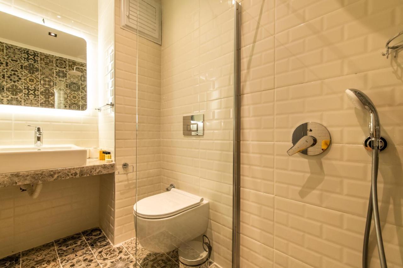 Leonis Hotel Каш Екстериор снимка