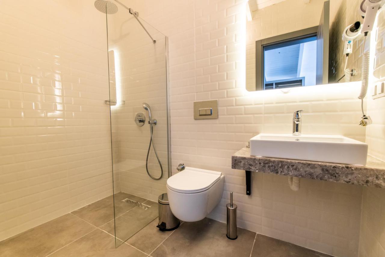 Leonis Hotel Каш Екстериор снимка