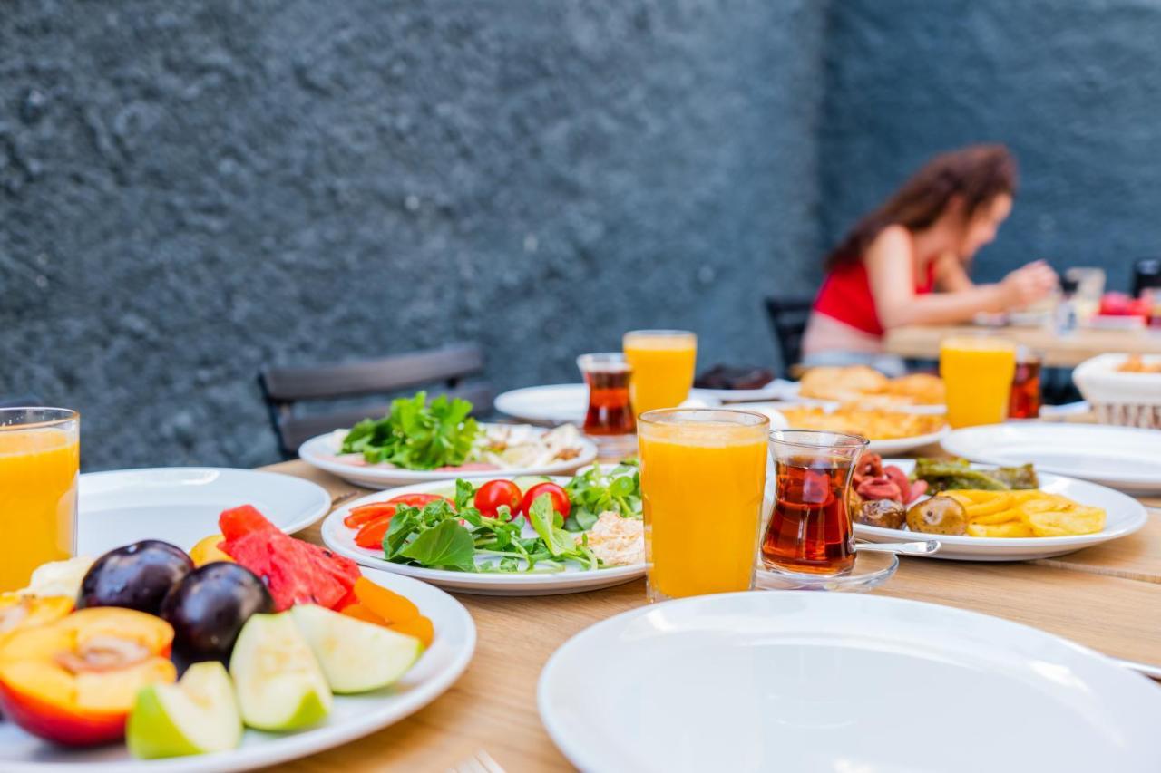 Leonis Hotel Каш Екстериор снимка