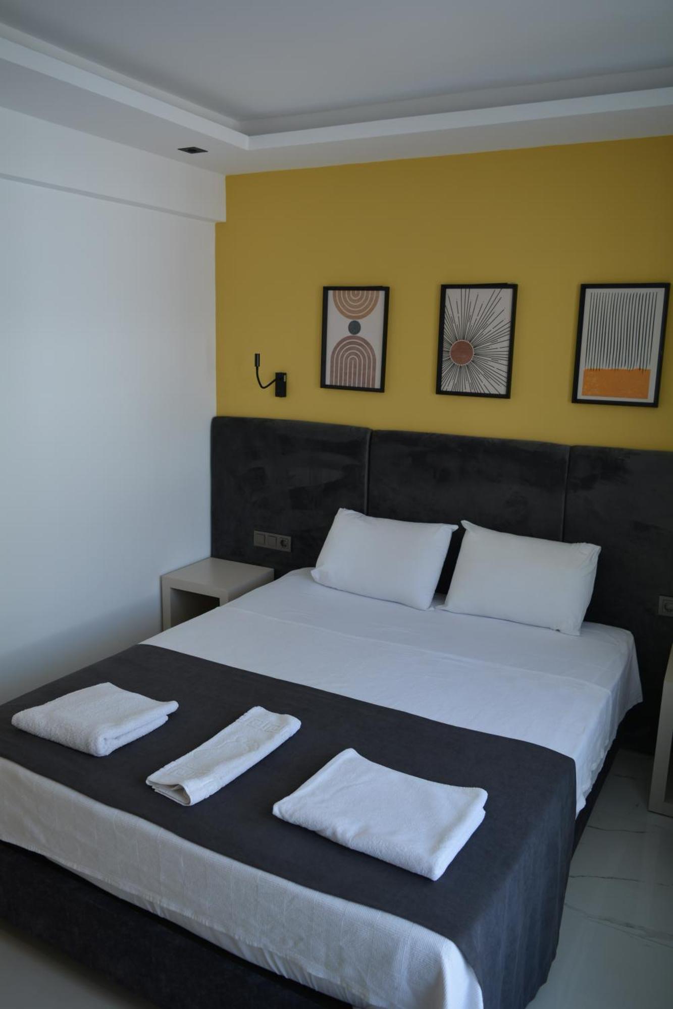 Leonis Hotel Каш Екстериор снимка