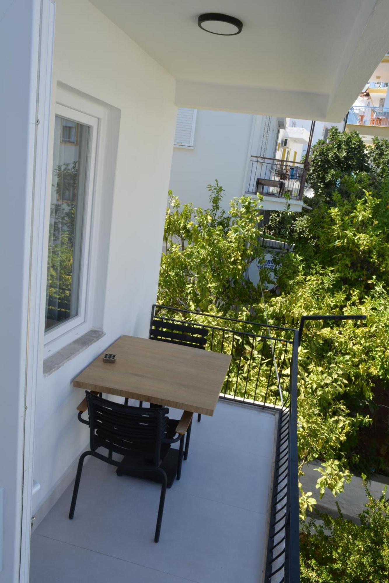 Leonis Hotel Каш Екстериор снимка