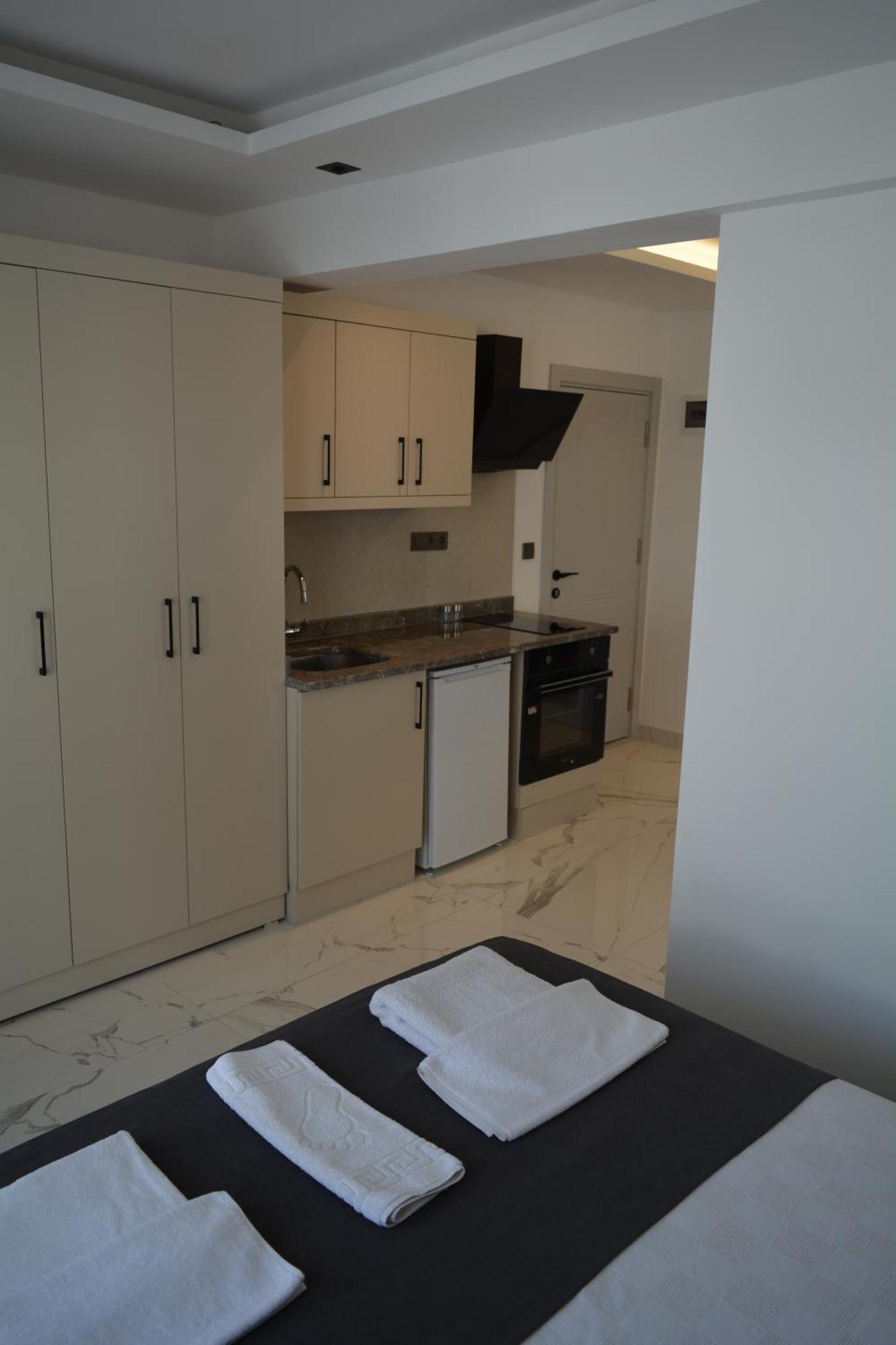 Leonis Hotel Каш Екстериор снимка